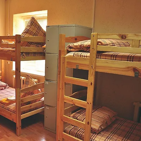 Revolucion Hostel *